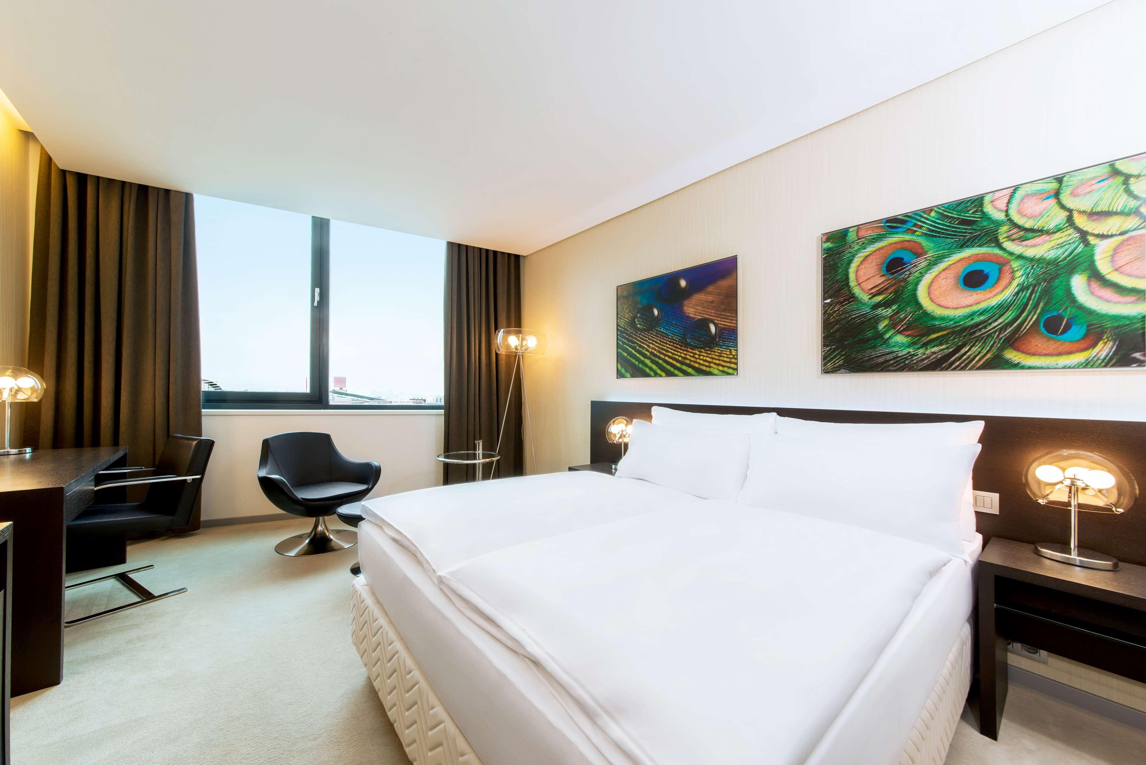 Nh Gate One Hotel 4*