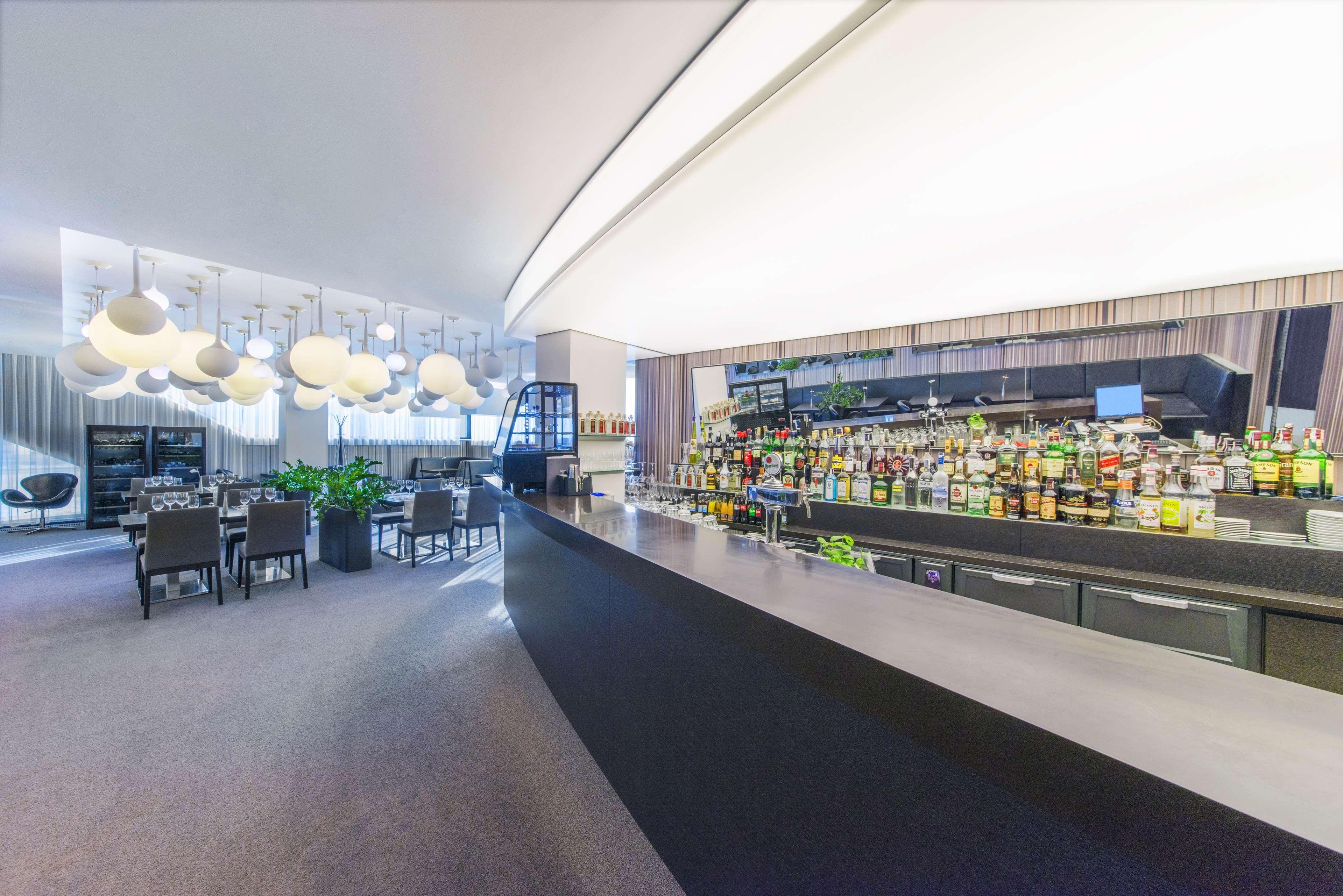 Nh Gate One Hotel 4*