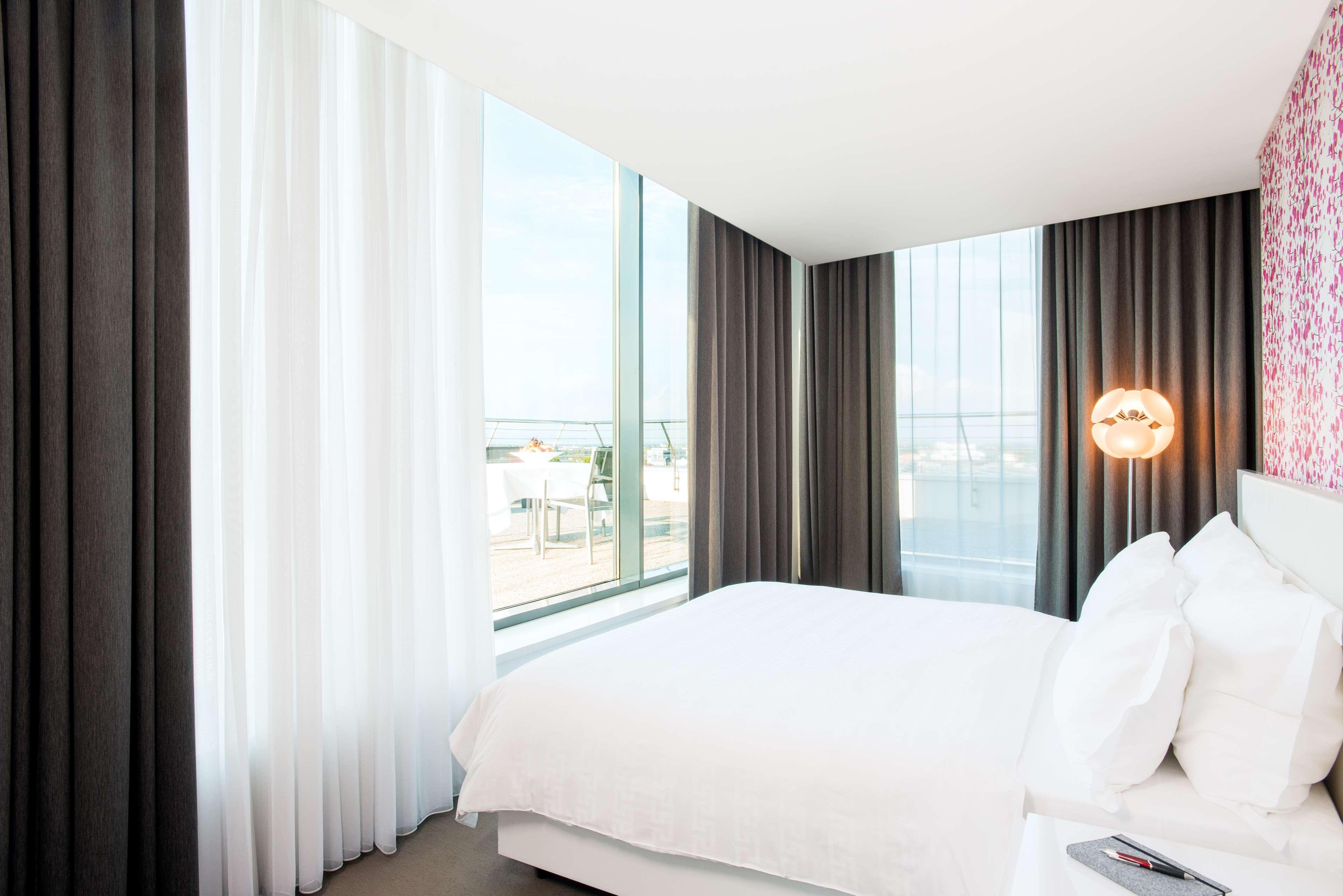 Hotel Nh Gate One Pressburg