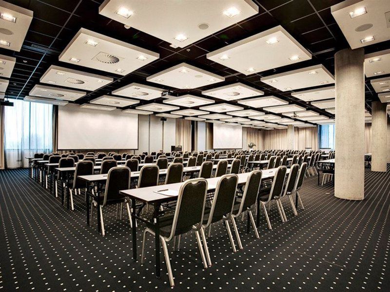 Hotel Nh Gate One Pressburg
