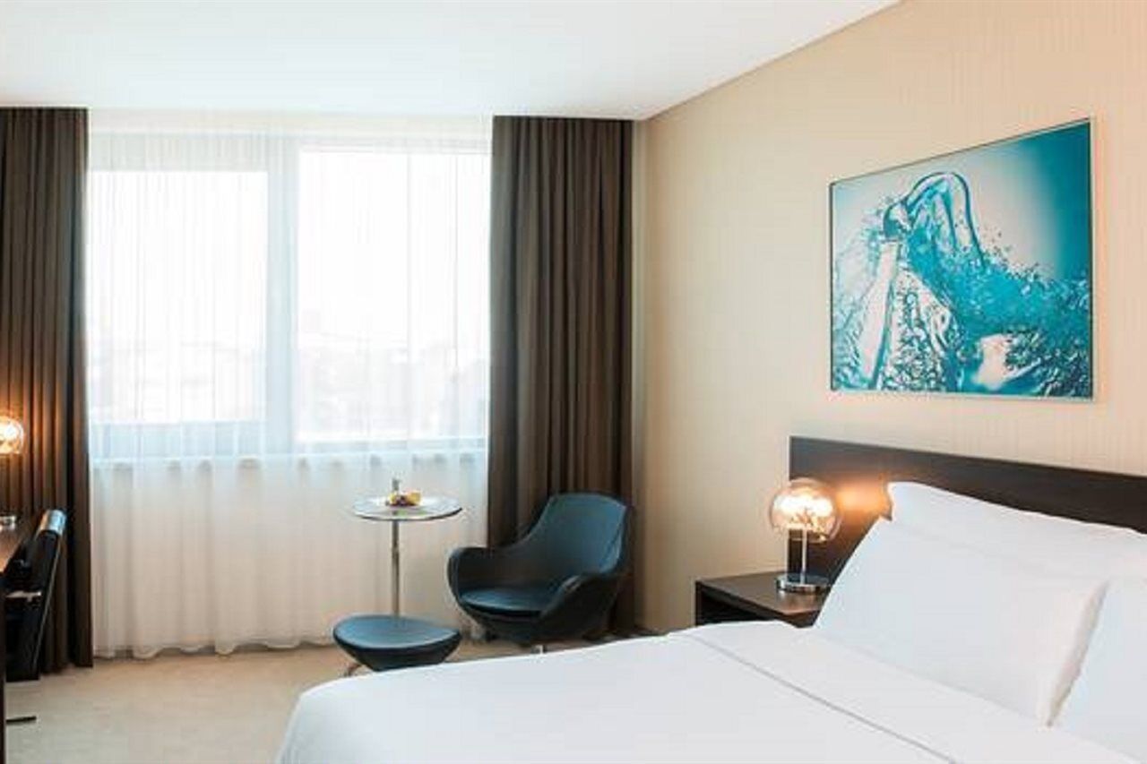 Hotel Nh Gate One Pressburg